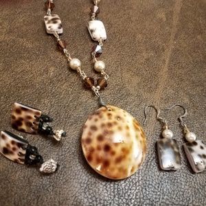 Shell & pearl necklace & 2 pr matching earrings